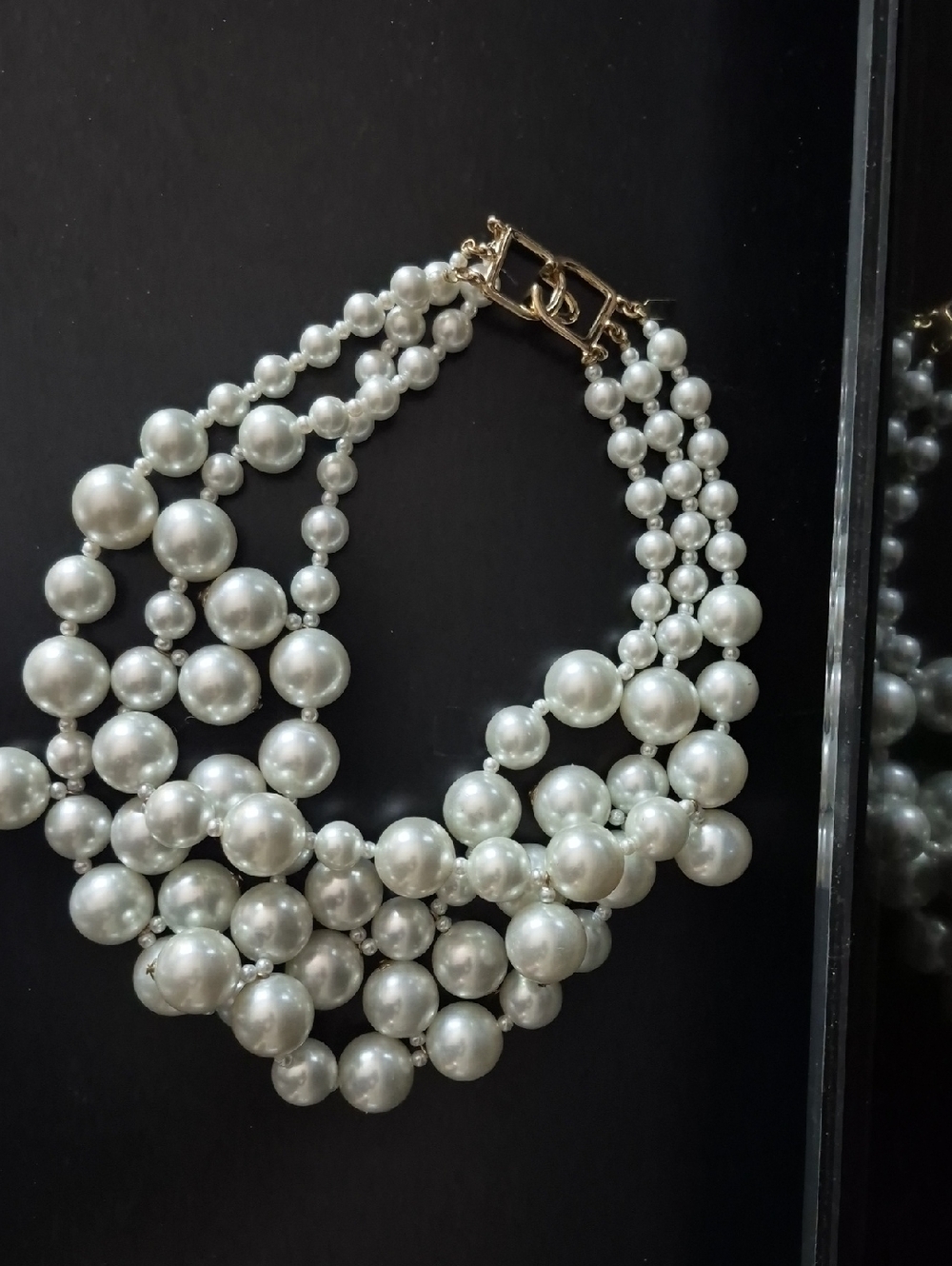 Kenneth Jay  Lane Pearl Cluster Necklace 22k Gold Plated Retail $190 - Picture 8 of 9